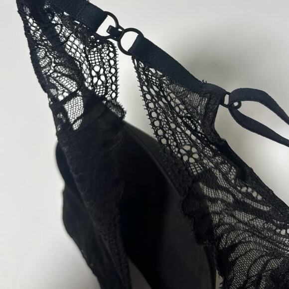 Victoria's Secret Incredible Bra NWT - Picture 5 of 5